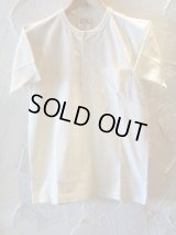 GLAD HAND(グラッドハンド)/STANDARD HENRY POCKET T-SHIRTS  WHITE(OFF)