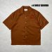 画像2: ALCARZA/BACK EMBROIDERY SHIRT WOLF  BROWN (2)