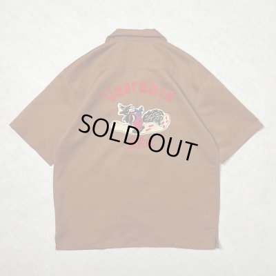 画像1: ALCARZA/BACK EMBROIDERY SHIRT WOLF  BROWN
