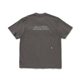 RATS/CIRCLE POCKET T BACK PRINT  CHARCOAL