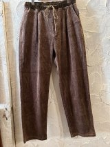GYMMASTER/STRETCH CORDUROY TUCK PANT  BROWN