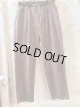 GYMMASTER/STRETCH CORDUROY TUCK PANT  BROWN