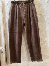 GYMMASTER/STRETCH CORDUROY TUCK PANT  BROWN