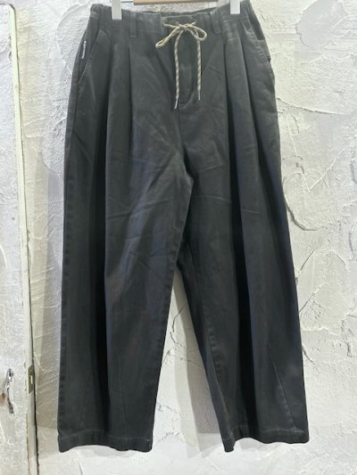 画像1: GYMMASTER/KATSURAGI TWO TUCK PANT  CHARCOAL