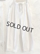 GYMMASTER/KATSURAGI TWO TUCK PANT  NATURAL