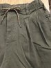 画像4: GYMMASTER/STRETCH TWILL TWO TUCK PANT  OLIVE (4)
