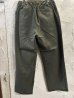 画像3: GYMMASTER/STRETCH TWILL TWO TUCK PANT  OLIVE (3)