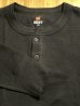 画像4: HANES/BEEFY THERMAL HENLEY NECK  LS T  BLACK (4)