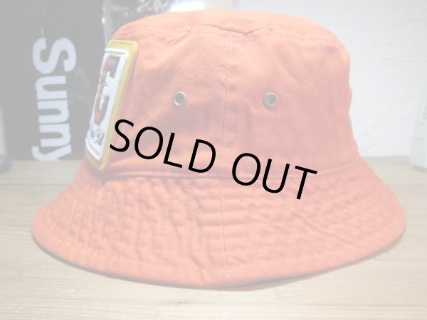 画像2: BELAFONTE/FELT PATCH BUCKET HAT  ORANGE