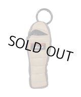 画像: NANGA/MINI SLEEPING BAG KEY HOLDER  BEIGE