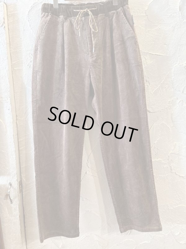 画像1: GYMMASTER/STRETCH CORDUROY TUCK PANT  BROWN