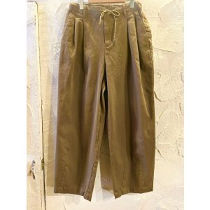 画像: GYMMASTER/KATSURAGI TWO TUCK PANT BROWN