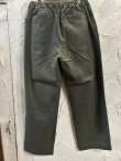 画像3: GYMMASTER/STRETCH TWILL TWO TUCK PANT  OLIVE