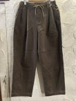 画像2: GYMMASTER/STRETCH TWILL TWO TUCK PANT  BROWN