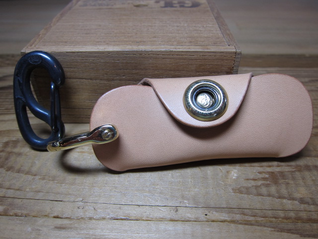 画像: GROK LEATHER/KEY COVER MID PLANE  NATURALxGOLD