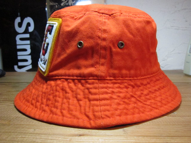 画像: BELAFONTE/FELT PATCH BUCKET HAT  ORANGE