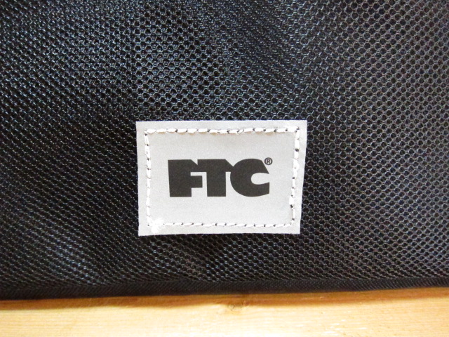 画像: FTC/REFLECTIVE LOGO POUCH  BLACK