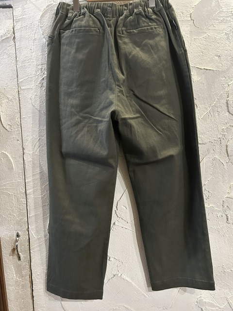画像3: GYMMASTER/STRETCH TWILL TWO TUCK PANT  OLIVE